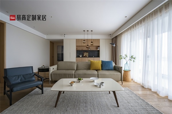現(xiàn)代簡約風格家具的優(yōu)點是什么？